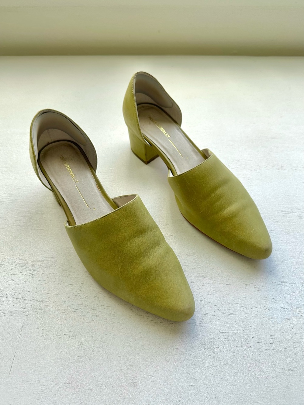 Intentionally blank perf hi heel women’s 38 7.5 8 green chartreuse leather RARE